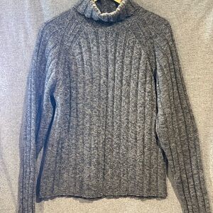 Banana Republic Charcoal Turtleneck Sweater Women’s size medium pre-owned